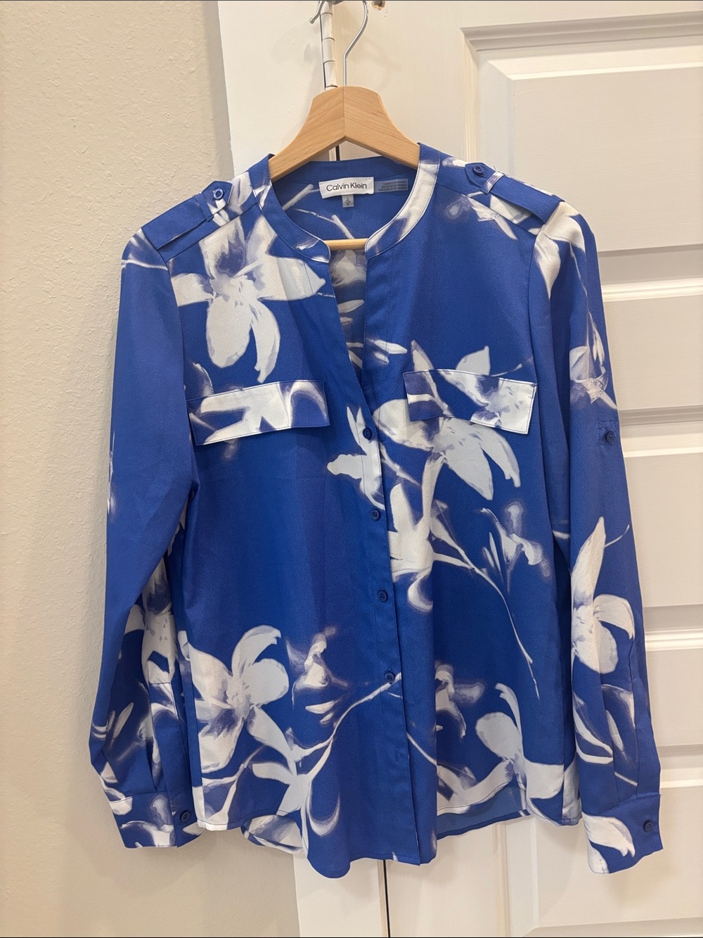 Calvin Klein Royal Blue & White Floral Button-Front Shirt, long sleeve, size S